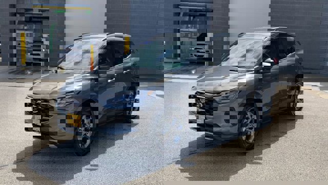 Certified 2025 Ford Escape ST-Line w/ Cold Weather Package image 5