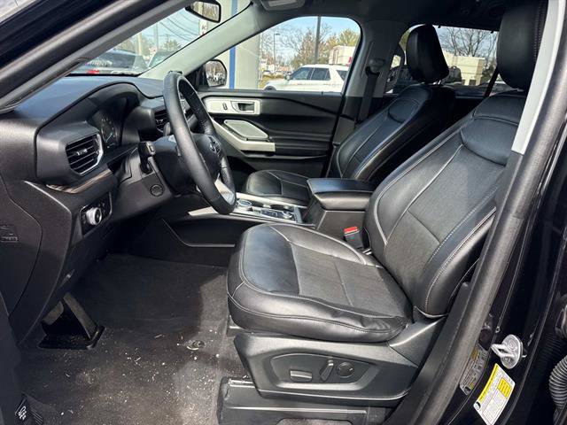 Certified 2022 Ford Explorer Limited w/ Limited Technology Package AWD/4WD image 6