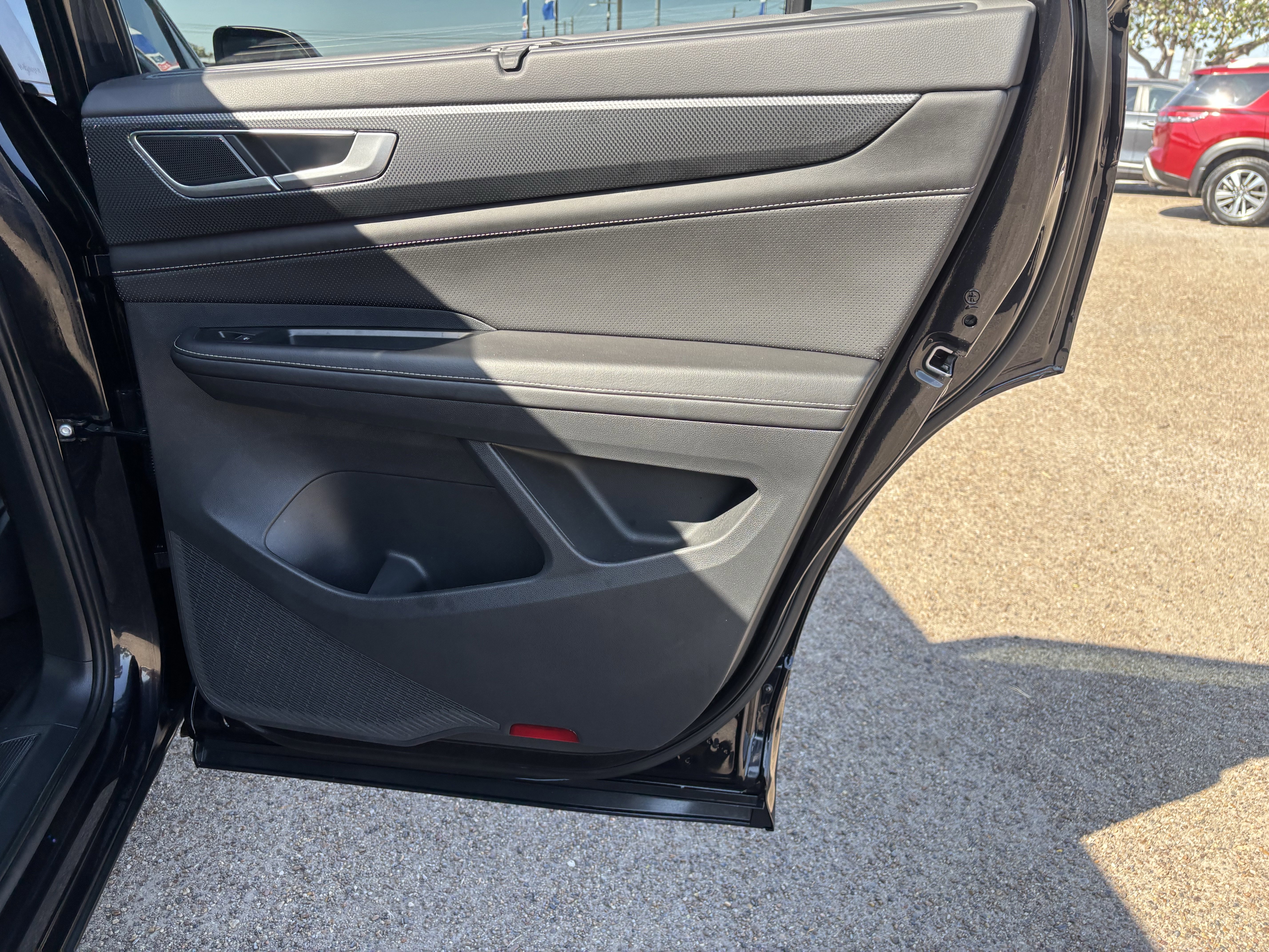 Used 2025 Volkswagen Atlas Cross Sport SEL R-Line image 20