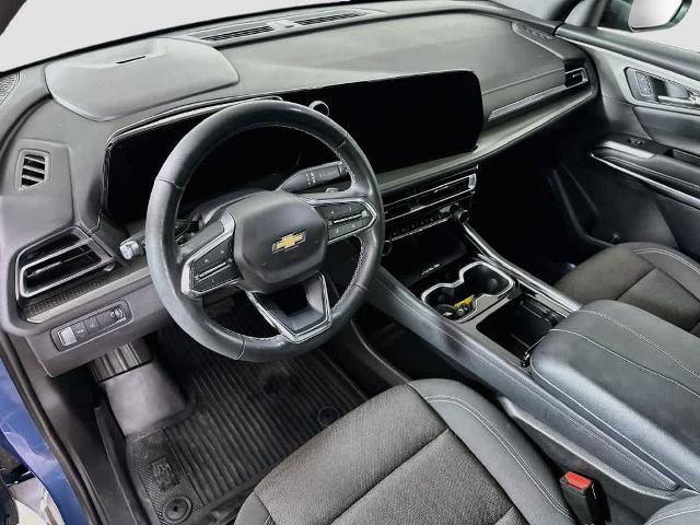 Used 2024 Chevrolet Traverse LT w/ LPO, Floor Liner Package FWD image 2