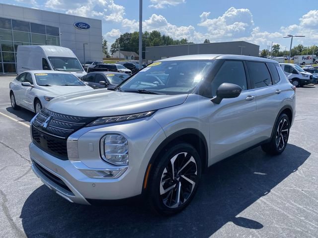 Used 2022 Mitsubishi Outlander SE AWD/4WD image 3