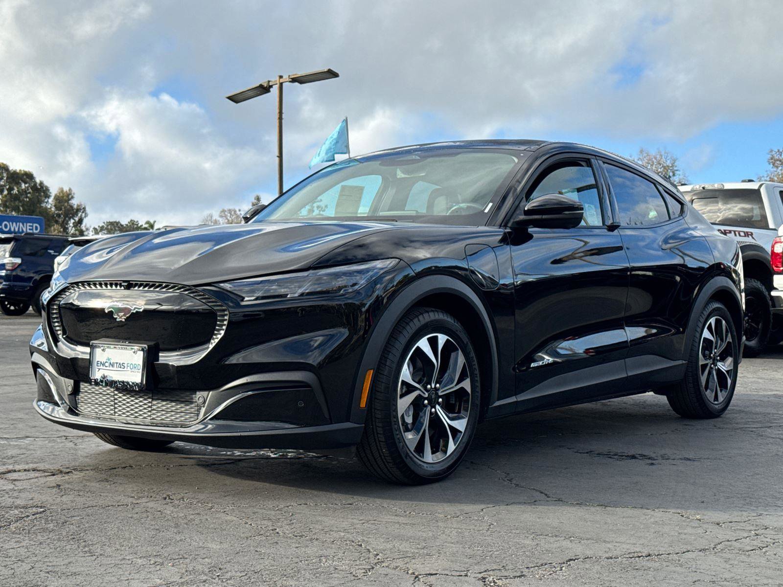 Certified 2025 Ford Mustang Mach-E Select image 4