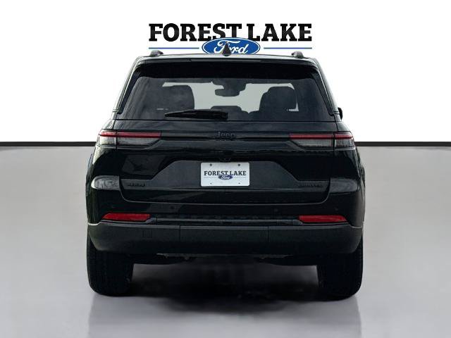 Used 2023 Jeep Grand Cherokee Limited w/ Black Appearance Package AWD/4WD image 6