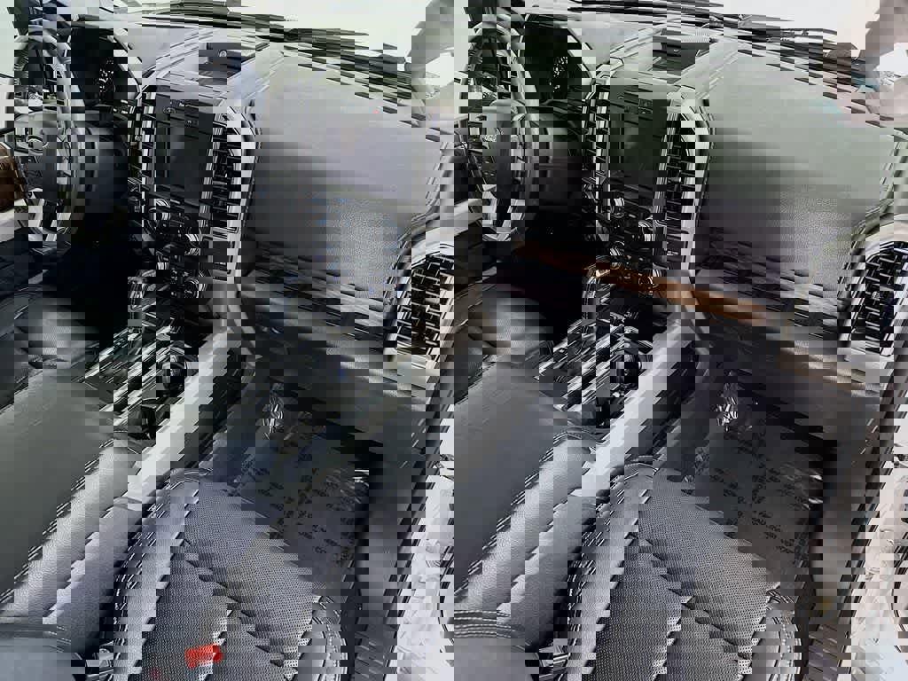 Certified 2018 Ford F150 Lariat w/ Equipment Group 502A Luxury image 34