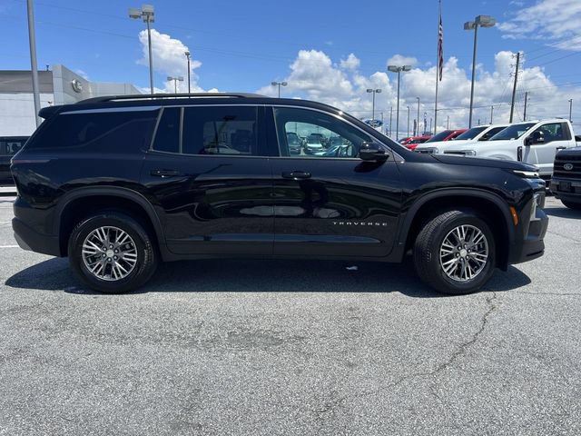 Used 2026 Chevrolet Traverse LT FWD image 2