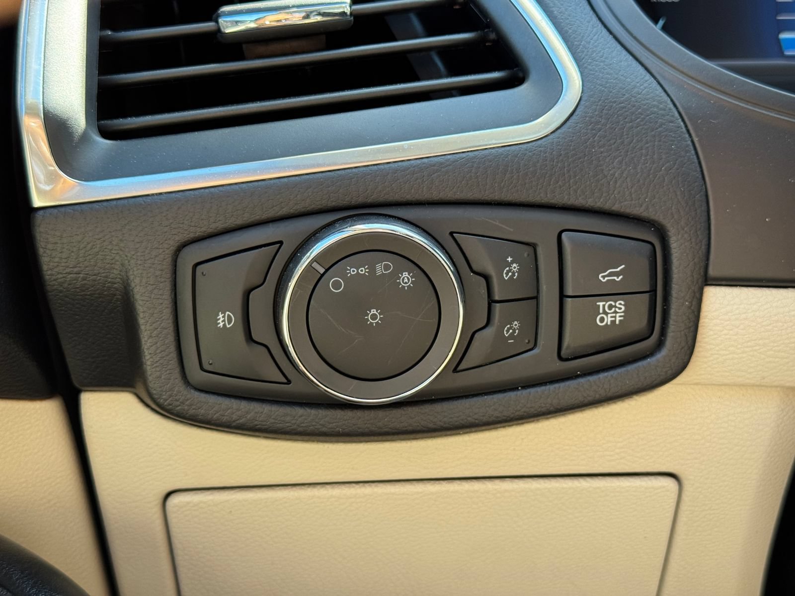 Certified 2023 Ford Edge Titanium AWD/4WD image 36