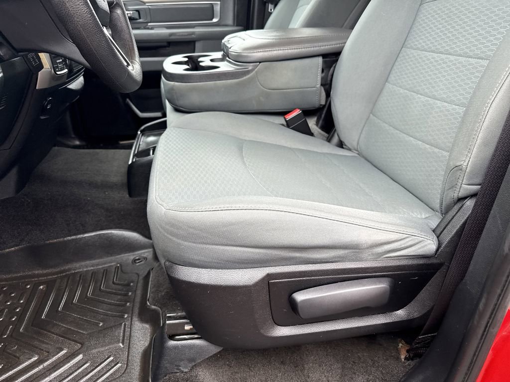 Used 2017 RAM 1500 Classic SLT image 11