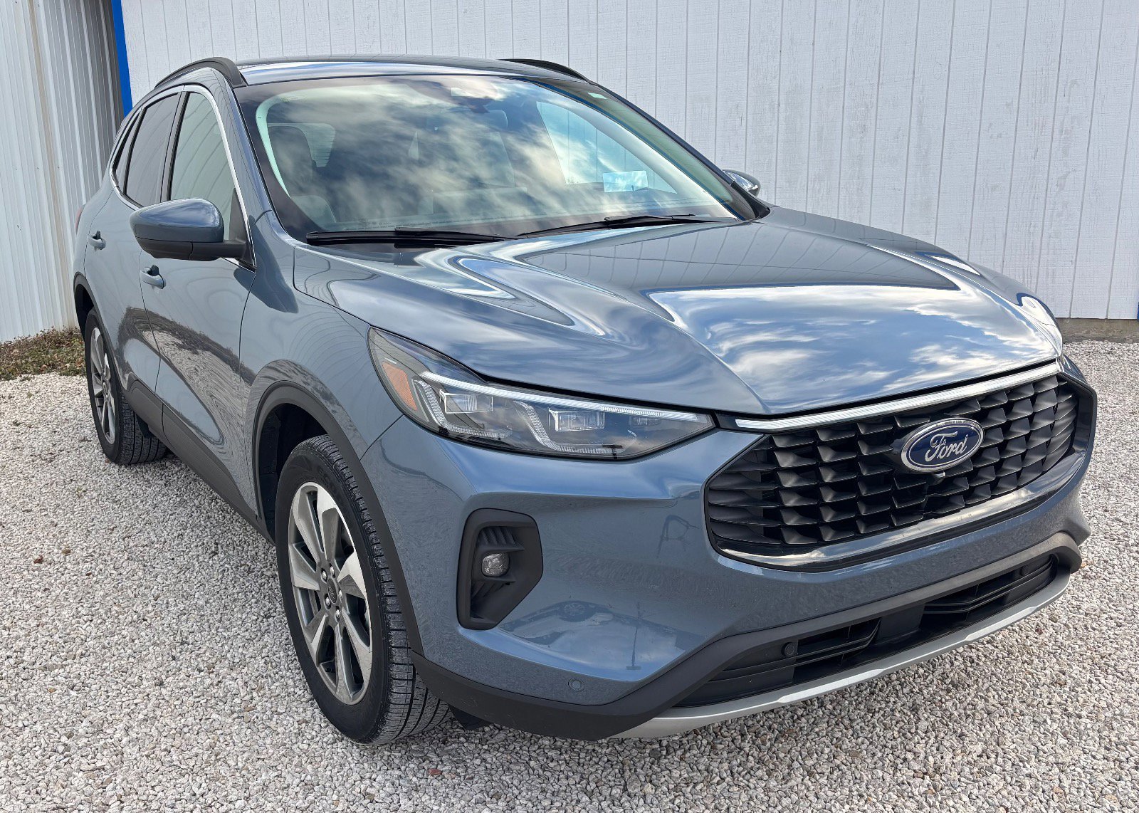 Certified 2025 Ford Escape Platinum w/ Premium Technology Package image 1