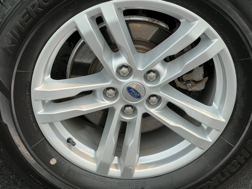 Certified 2021 Ford Explorer XLT w/ Equipment Group 202A AWD/4WD image 10