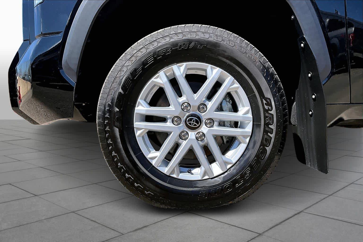 Used 2023 Toyota Tundra SR5 w/ SR5 Convenience Package AWD/4WD image 14