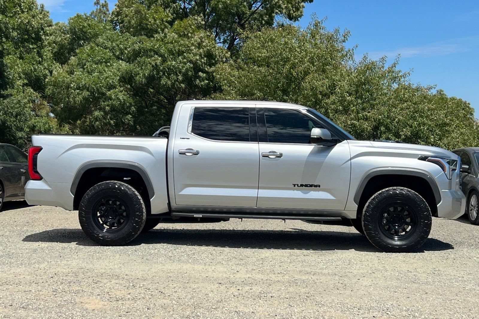 Used 2023 Toyota Tundra Limited w/ Power Package AWD/4WD image 3