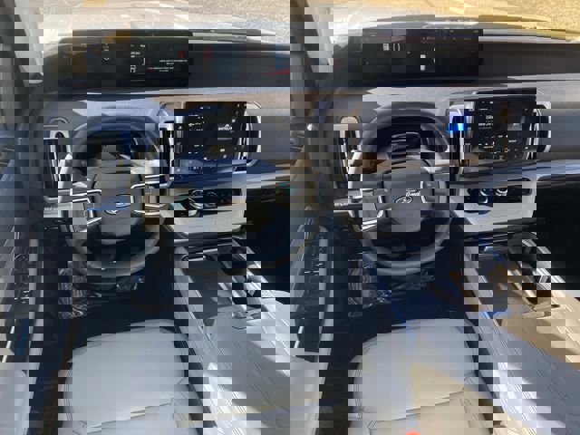 Certified 2025 Ford Expedition Active image 16