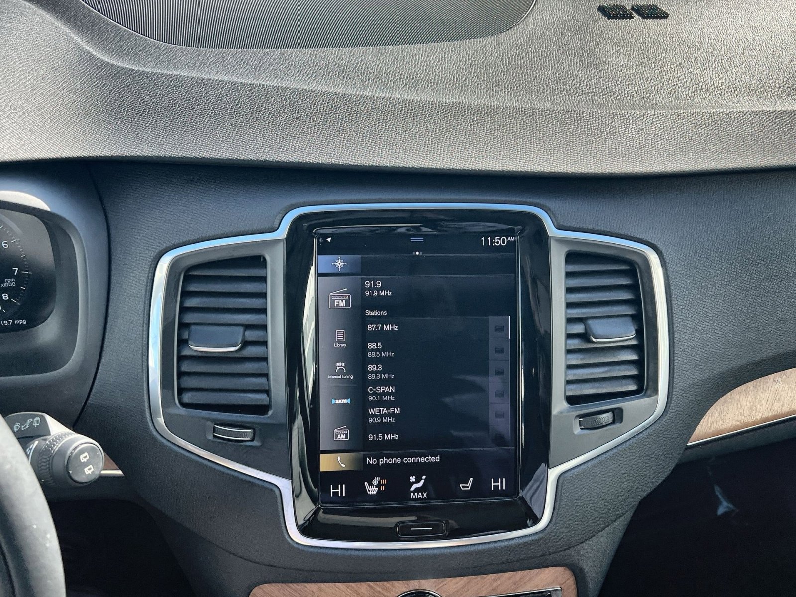 Used 2022 Volvo XC90 T6 Momentum w/ Climate Package image 18