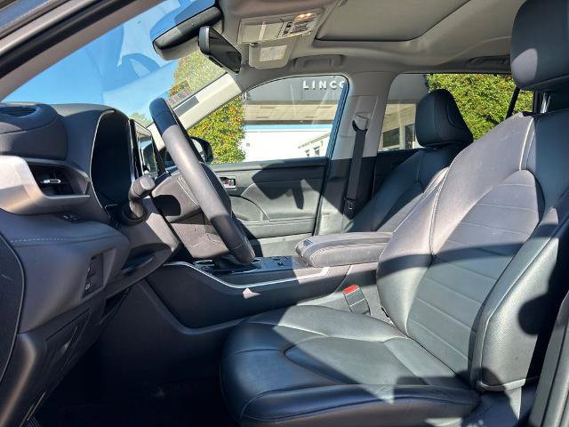 Used 2024 Toyota Highlander XLE image 13