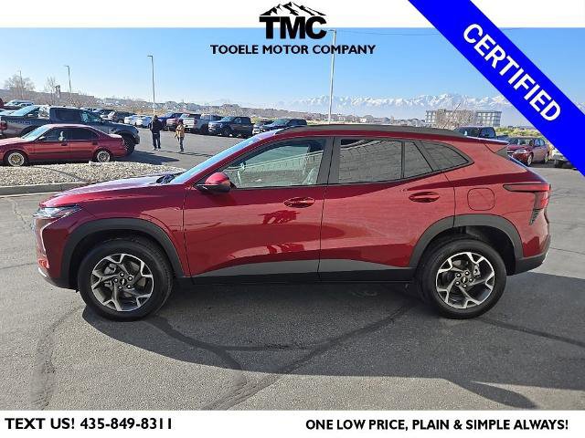 Used 2024 Chevrolet Trax LT w/ Driver Confidence Package image 2