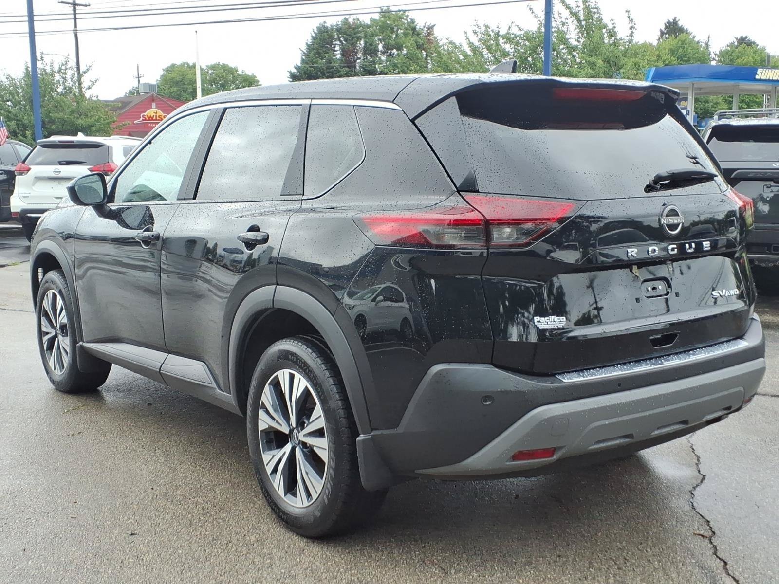 Used 2023 Nissan Rogue SV AWD/4WD image 5