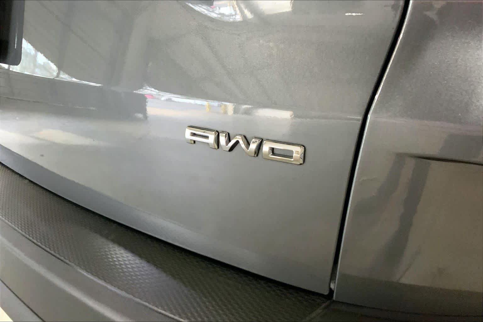 Certified 2025 Ford Escape ST-Line AWD/4WD image 12