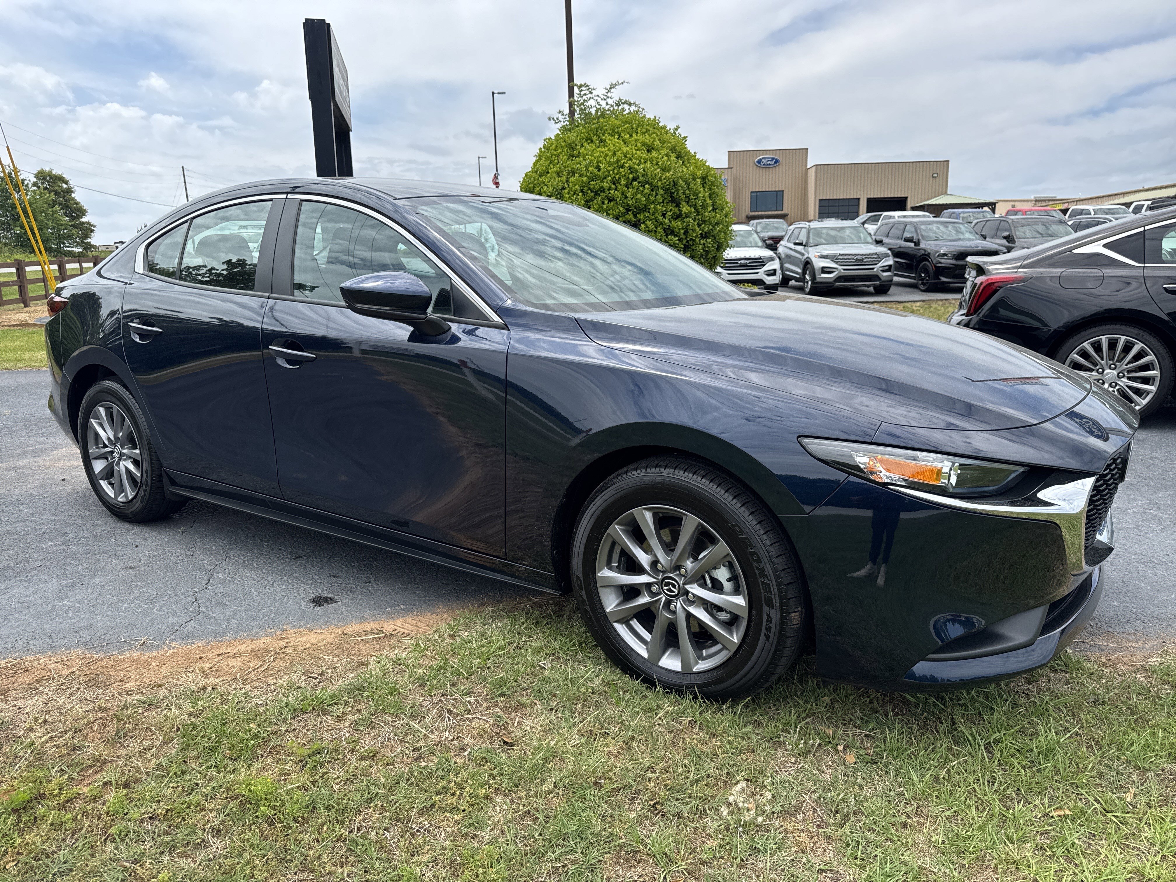 Used 2024 MAZDA MAZDA3 s FWD image 4
