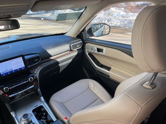 Certified 2022 Ford Explorer Limited w/ Equipment Group 301A image 18