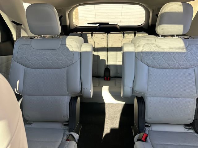 Certified 2025 Ford Explorer Platinum w/ LUX Leather Package image 40