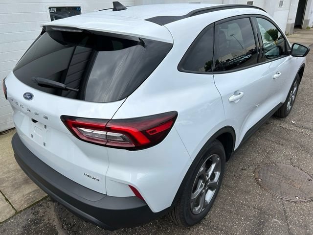 Certified 2026 Ford Escape ST-Line w/ Cold Weather Package AWD/4WD image 5