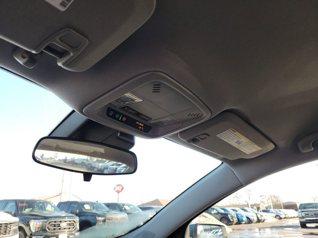 Used 2024 Chevrolet Malibu LT image 30