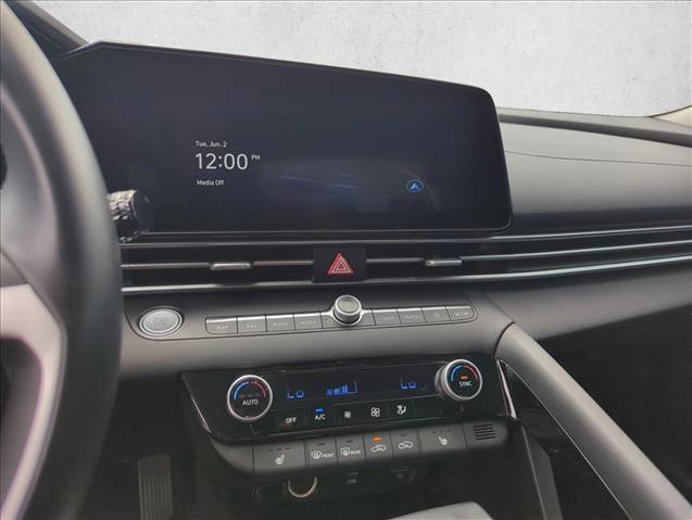 Used 2023 Hyundai Elantra SEL w/ Convenience Package FWD image 13
