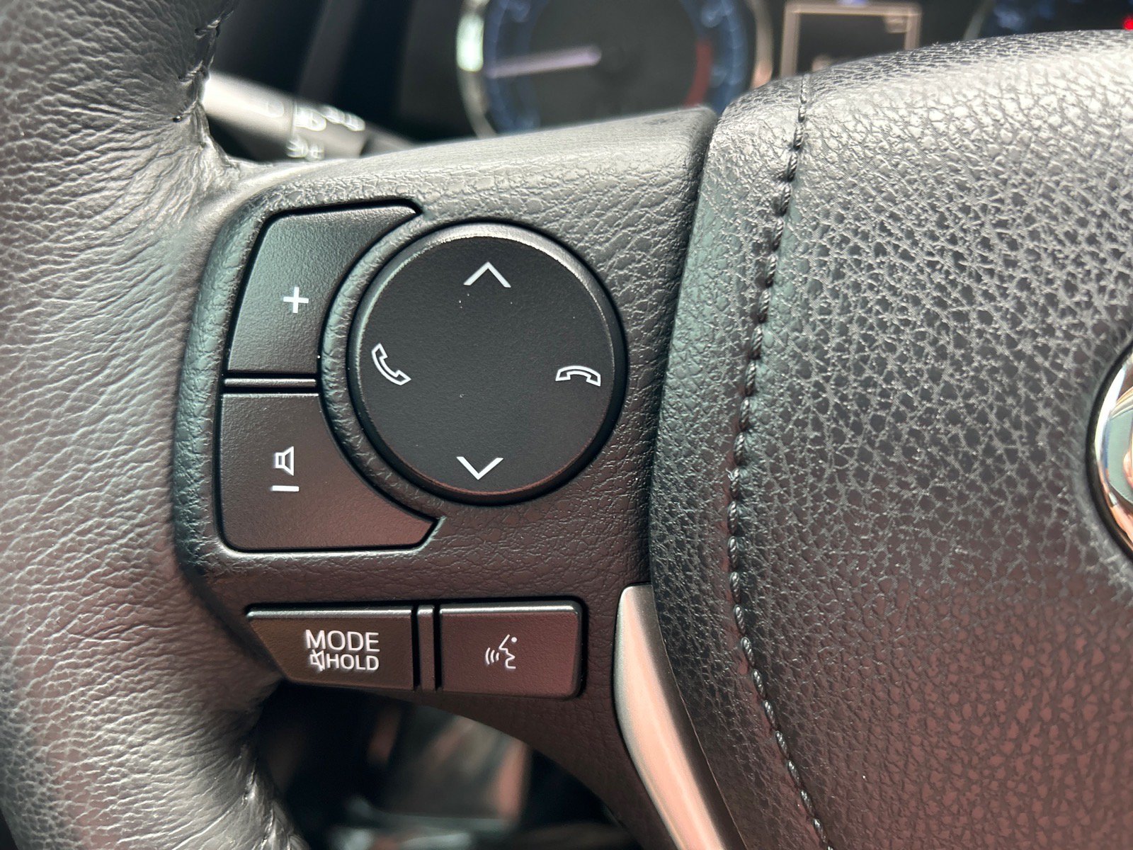 Used 2017 Toyota Corolla SE w/ Carpet Mat Package (TMS) FWD image 21
