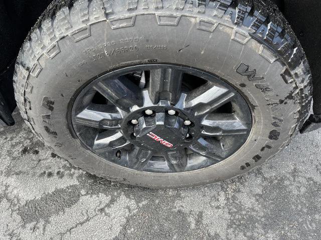 Used 2025 GMC Sierra 2500 AT4 w/ AT4 Premium Plus Package image 9