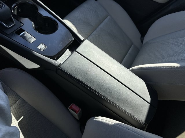 Used 2025 Nissan Rogue SV FWD image 21