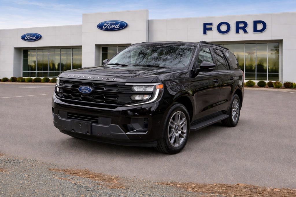 Certified 2025 Ford Expedition Active AWD/4WD image 1