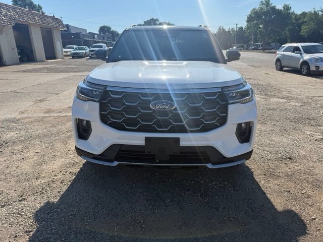 Certified 2025 Ford Explorer Platinum AWD/4WD image 6