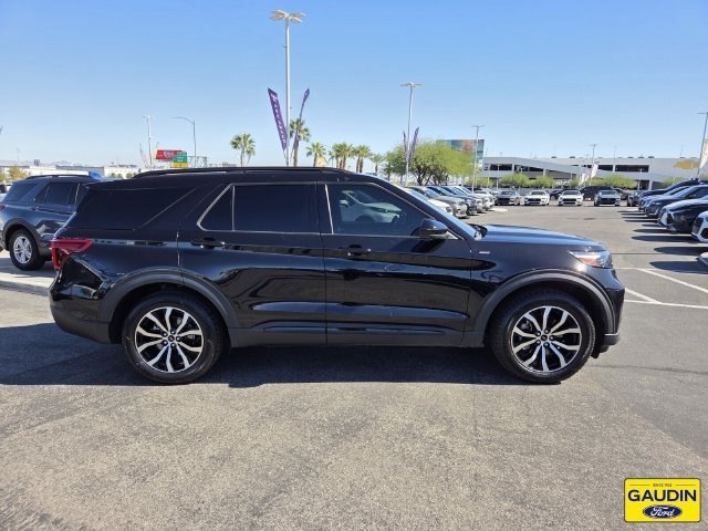 Certified 2023 Ford Explorer ST-Line w/ Class IV Trailer Tow Package RWD image 8