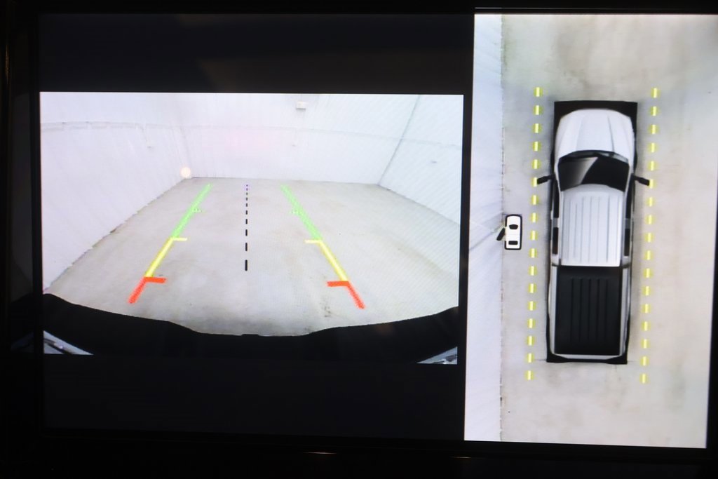 Certified 2022 Ford F250 Platinum w/ FX4 Off-Road Package image 37