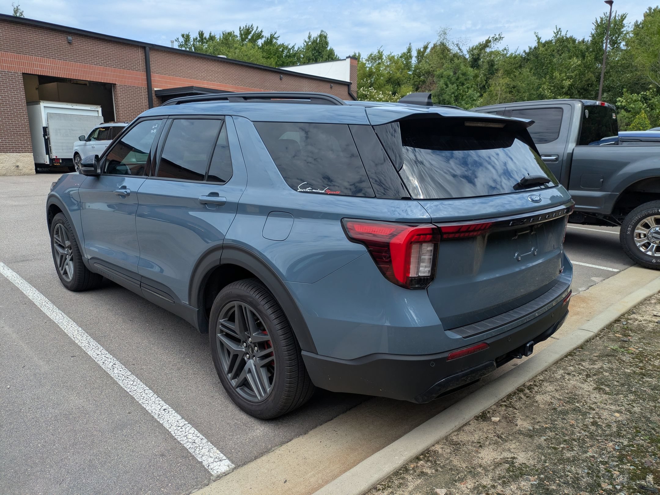 Certified 2025 Ford Explorer ST-Line w/ Premium Package AWD/4WD image 4