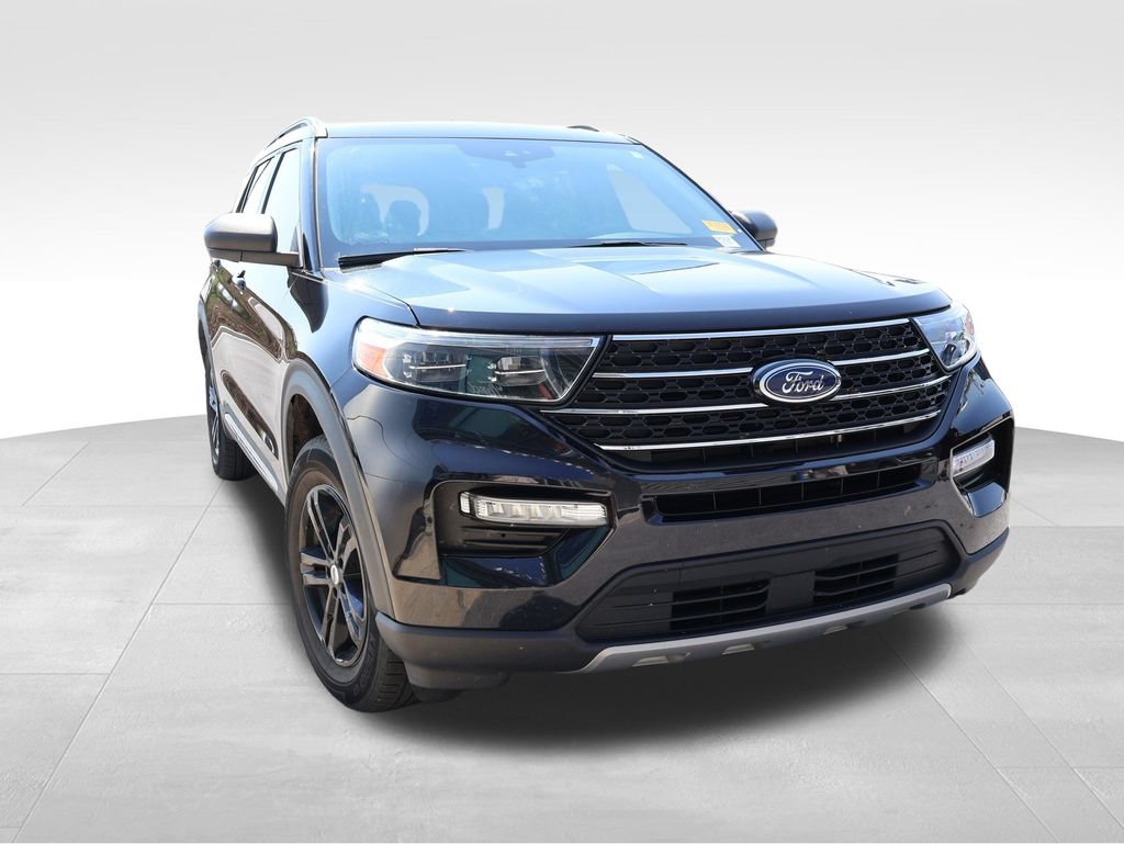 Certified 2021 Ford Explorer XLT w/ Equipment Group 202A AWD/4WD image 11