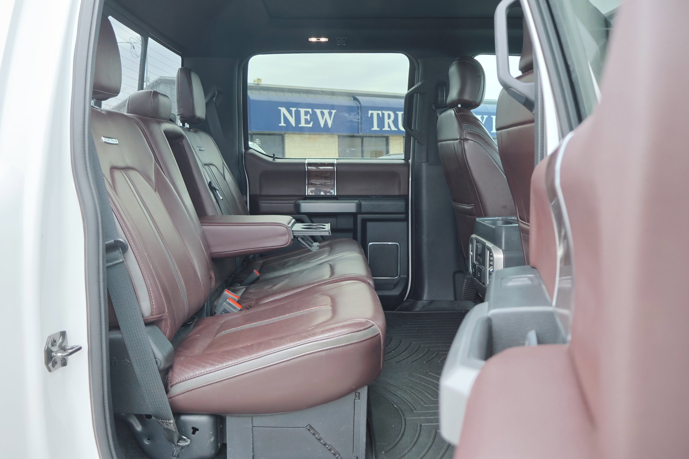 Certified 2017 Ford F250 Platinum w/ Platinum Ultimate Package image 37