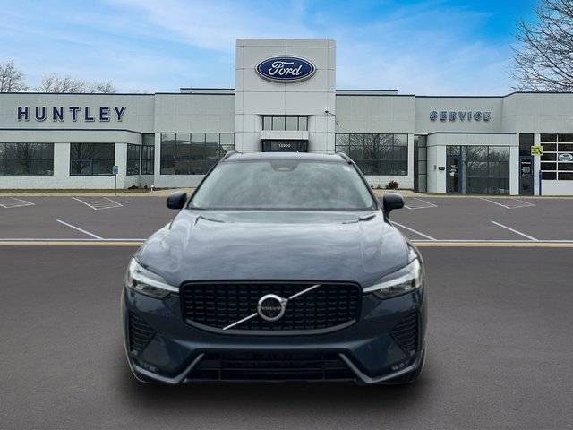 Used 2025 Volvo XC60 B5 Plus AWD/4WD image 3
