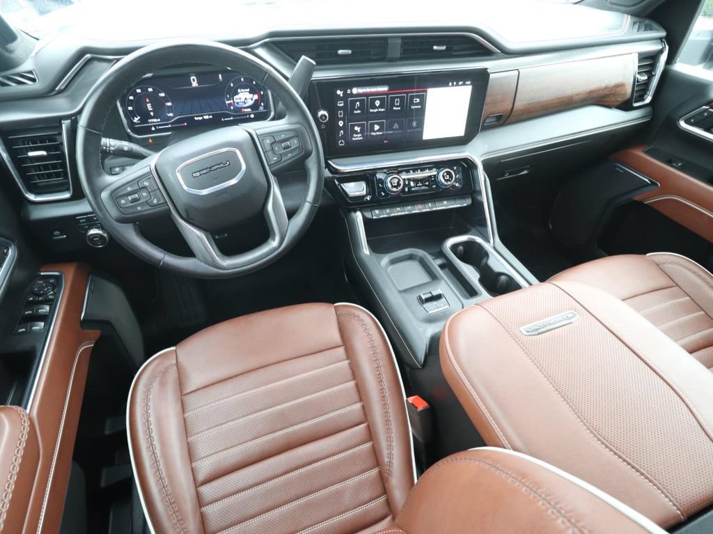 Used 2025 GMC Sierra 3500 Denali Ultimate AWD/4WD image 9