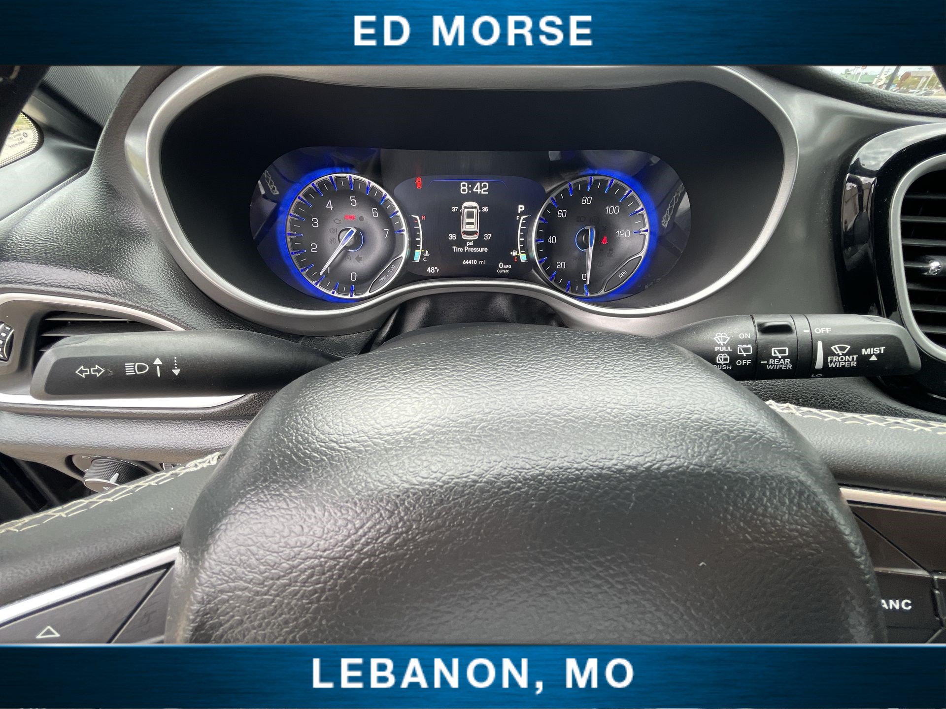 Used 2025 Chrysler Pacifica Select FWD image 11