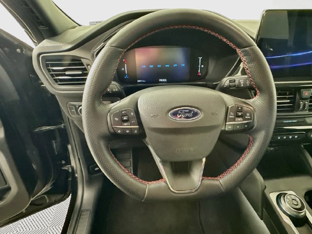 Certified 2024 Ford Escape ST-Line w/ Tech Pack #1 AWD/4WD image 16