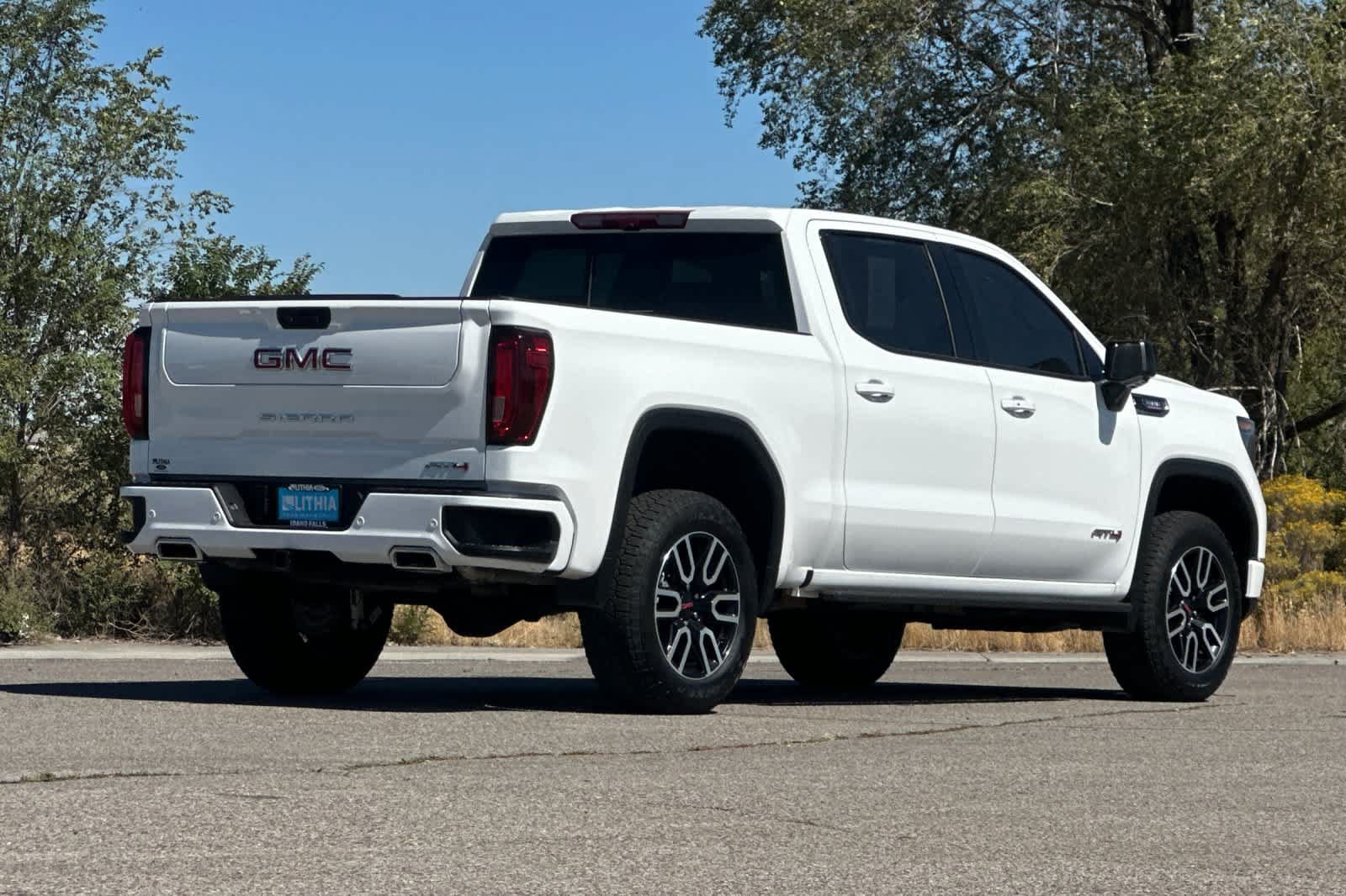 Used 2026 GMC Sierra 1500 AT4 w/ AT4 Premium Package AWD/4WD image 2