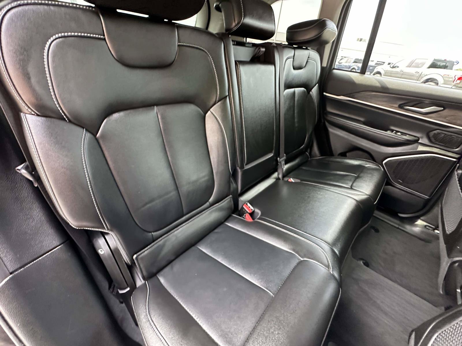 Used 2022 Jeep Grand Cherokee Limited 4xe AWD/4WD image 32