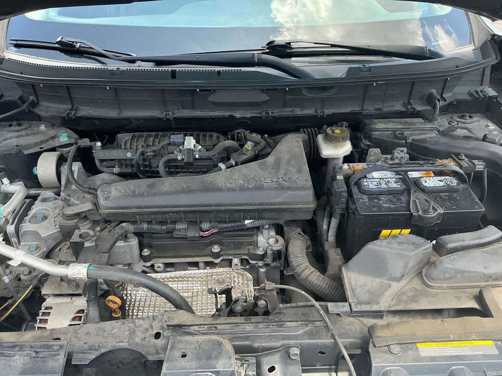 Used 2018 Nissan Rogue SV FWD image 25