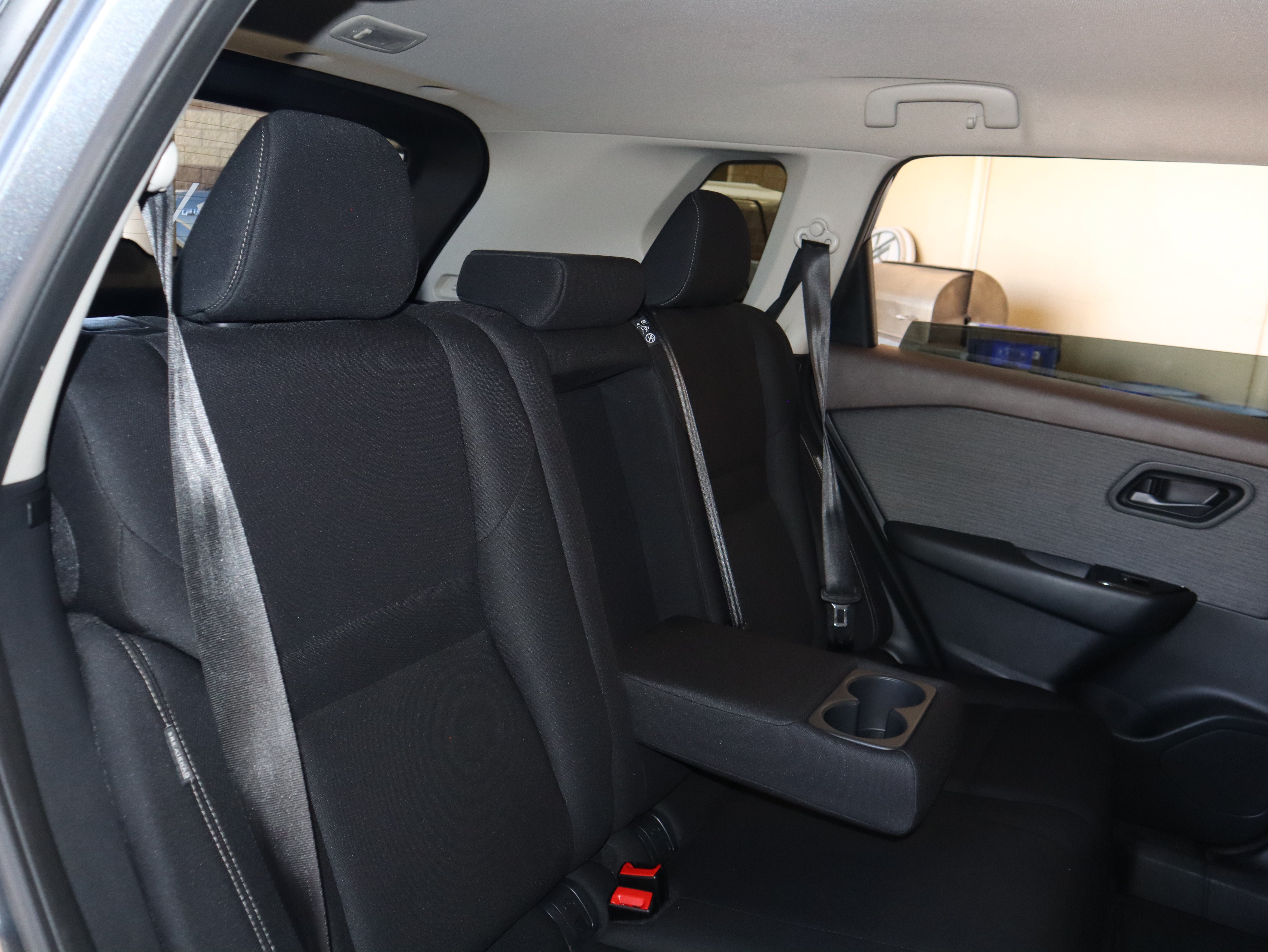 Used 2023 Nissan Rogue S AWD/4WD image 41