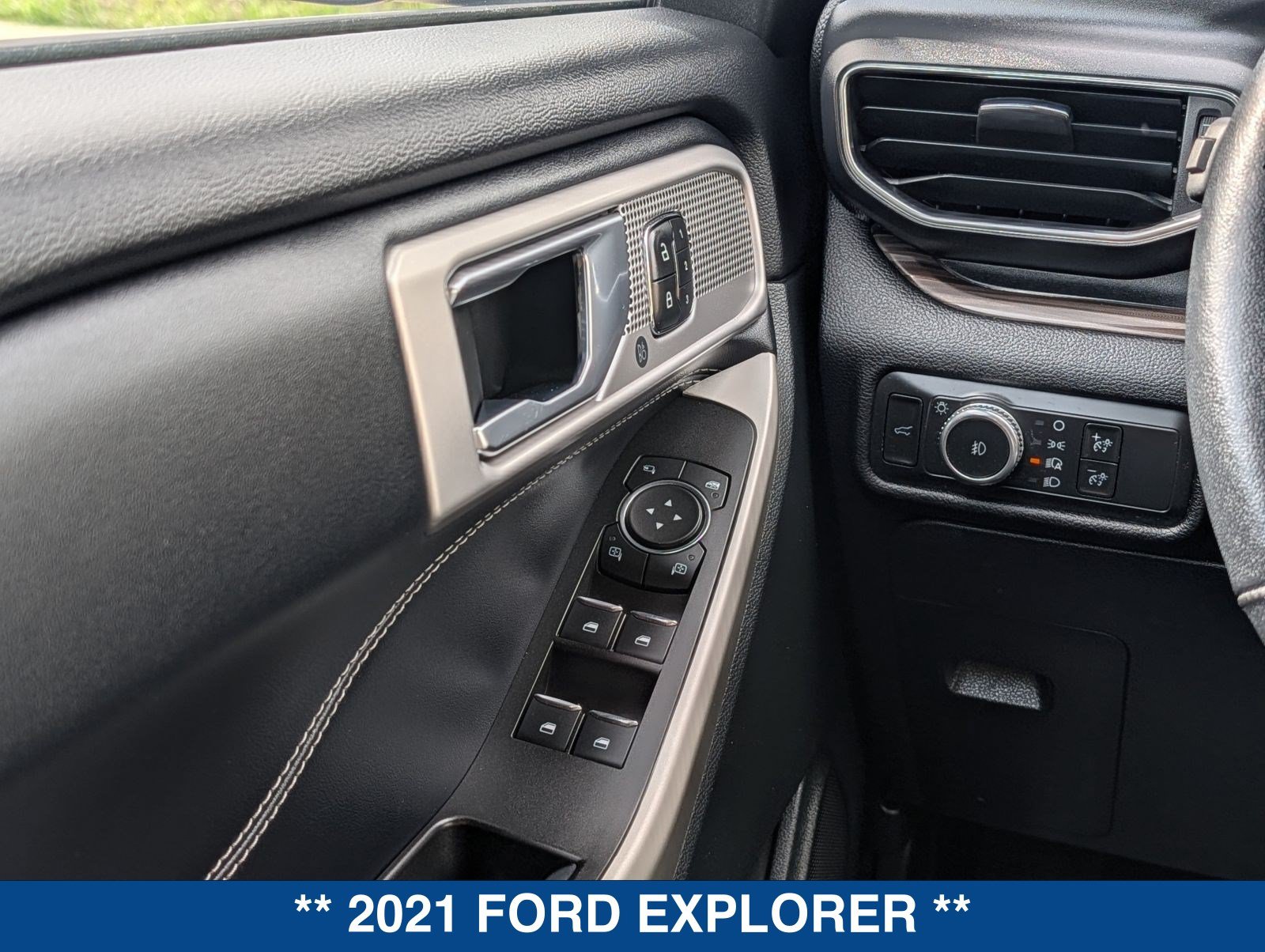 Certified 2021 Ford Explorer Limited w/ Equipment Group 301A RWD image 26