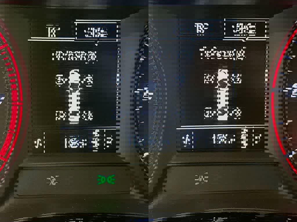 Used 2024 Chevrolet Trax RS w/ Sunroof Package image 22