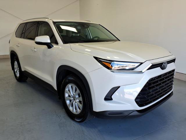 Used 2024 Toyota Grand Highlander FWD image 1