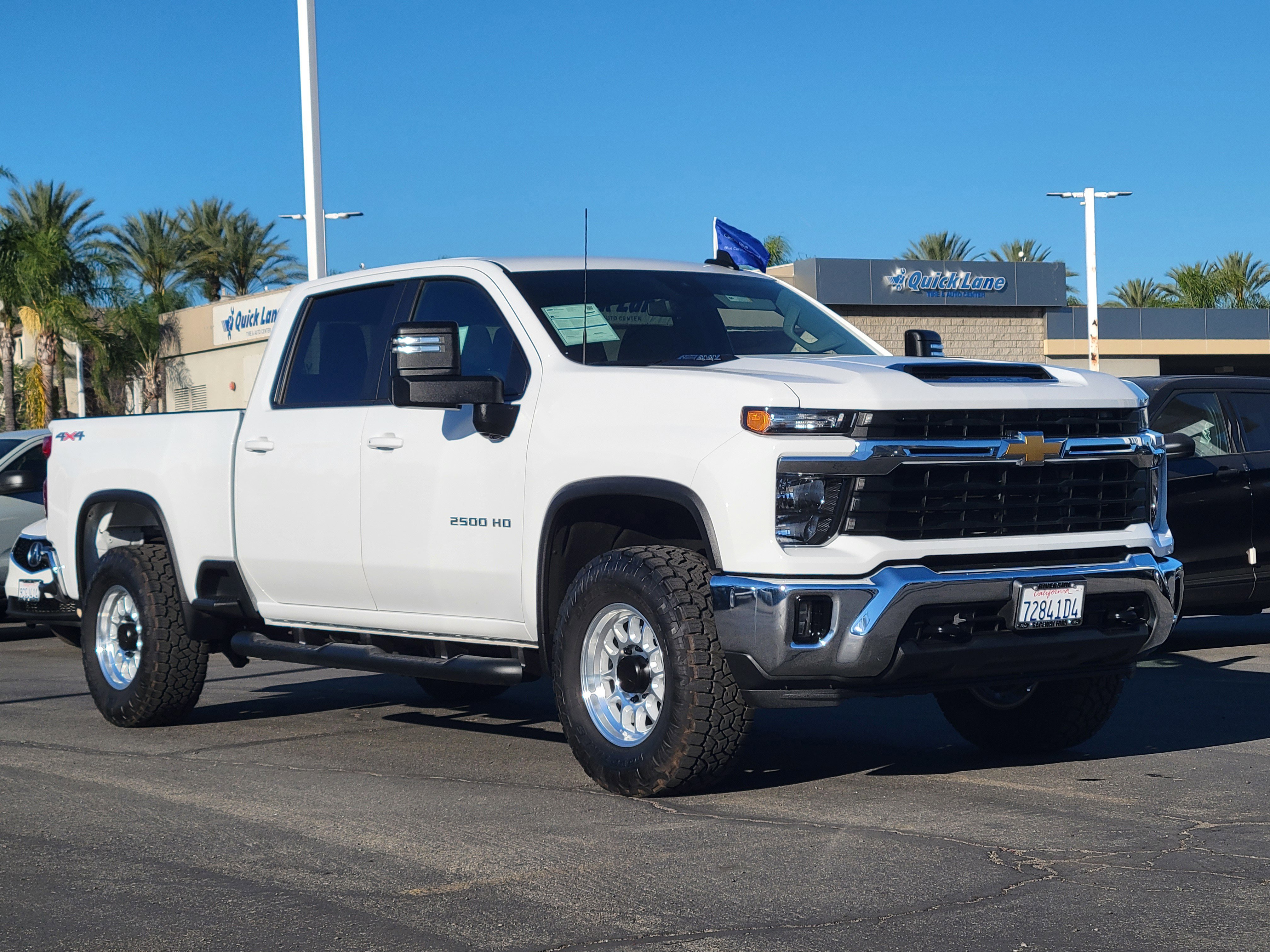 Used 2025 Chevrolet Silverado 2500 LT w/ Convenience Package image 3