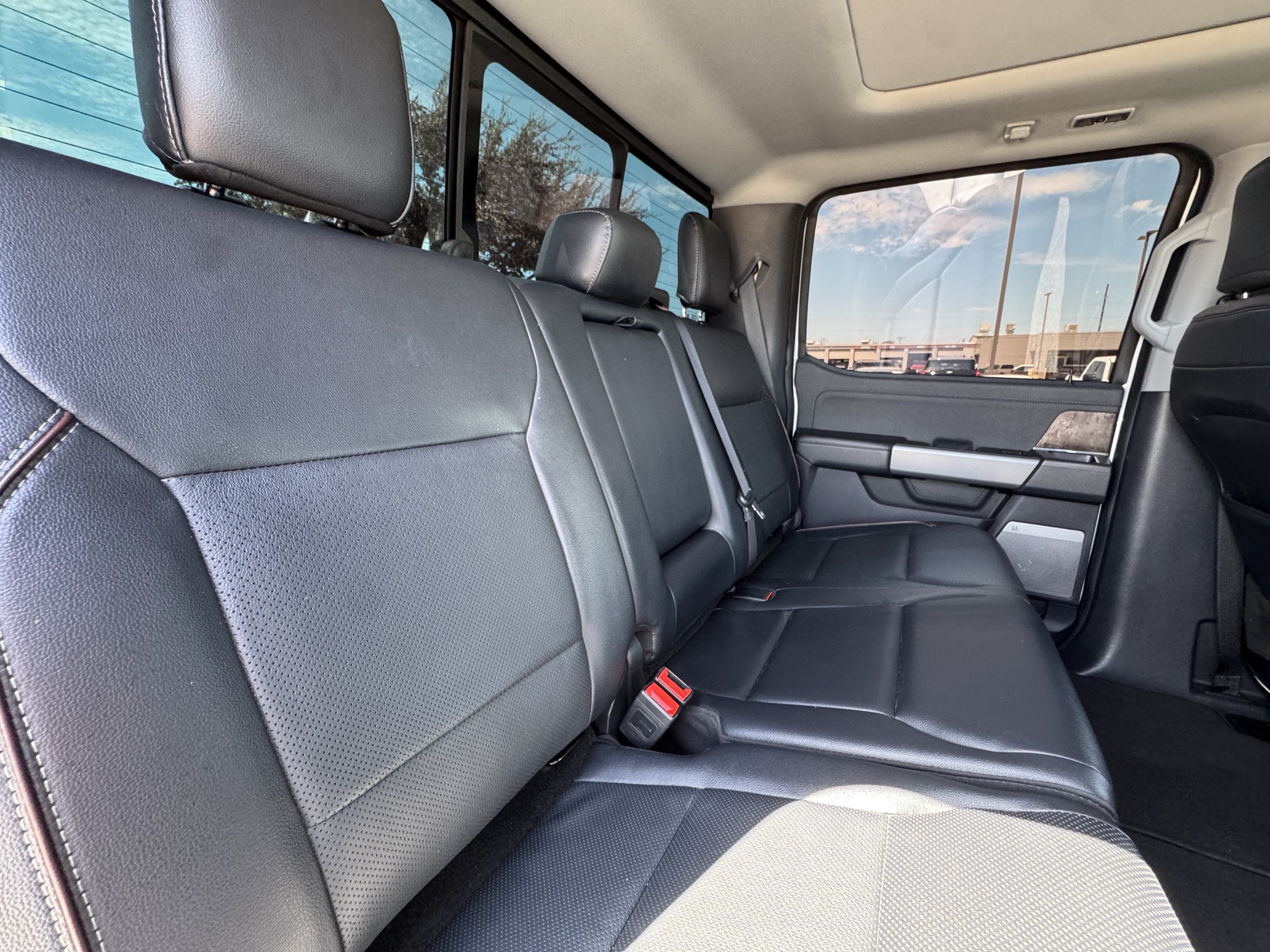 Certified 2024 Ford F250 Lariat w/ Lariat Ultimate Package AWD/4WD image 32